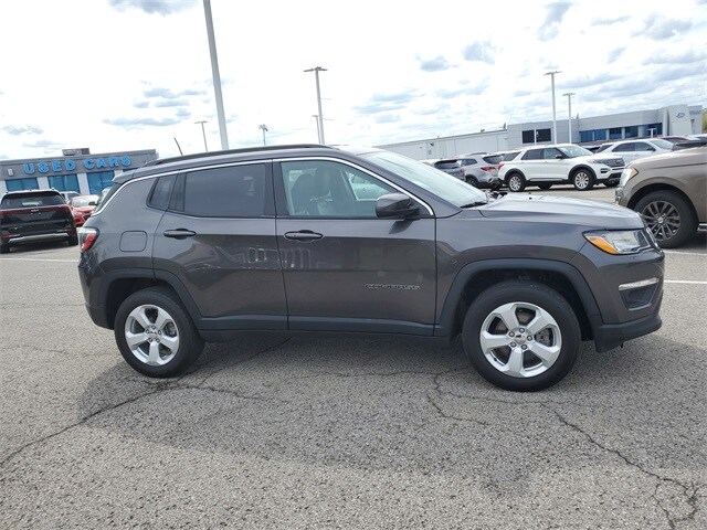 2020 Jeep Compass Latitude photo 3