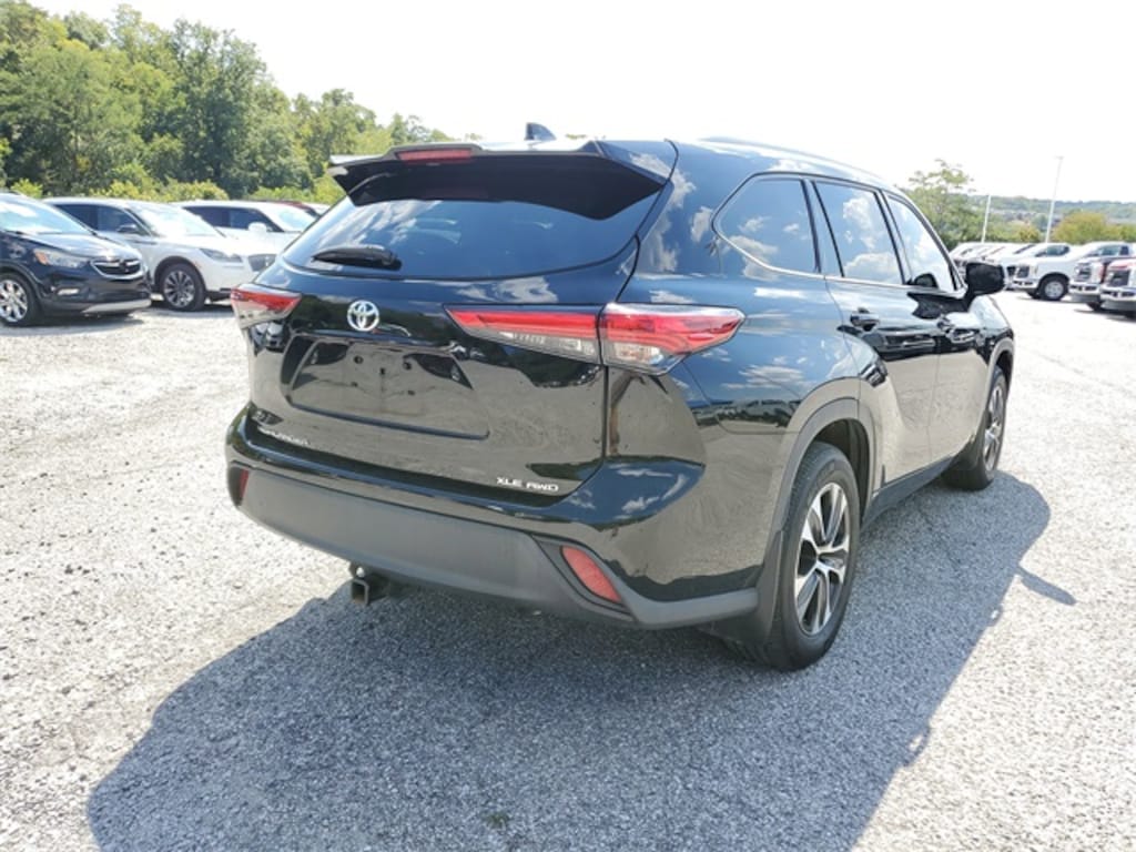 Used 2022 Toyota Highlander XLE SUV