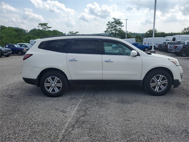 2015 Chevrolet Traverse 2LT photo 3