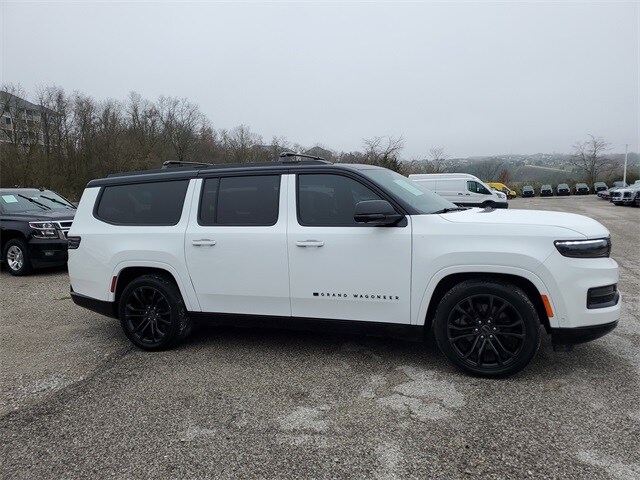 2024 Jeep Grand Wagoneer L II photo 3