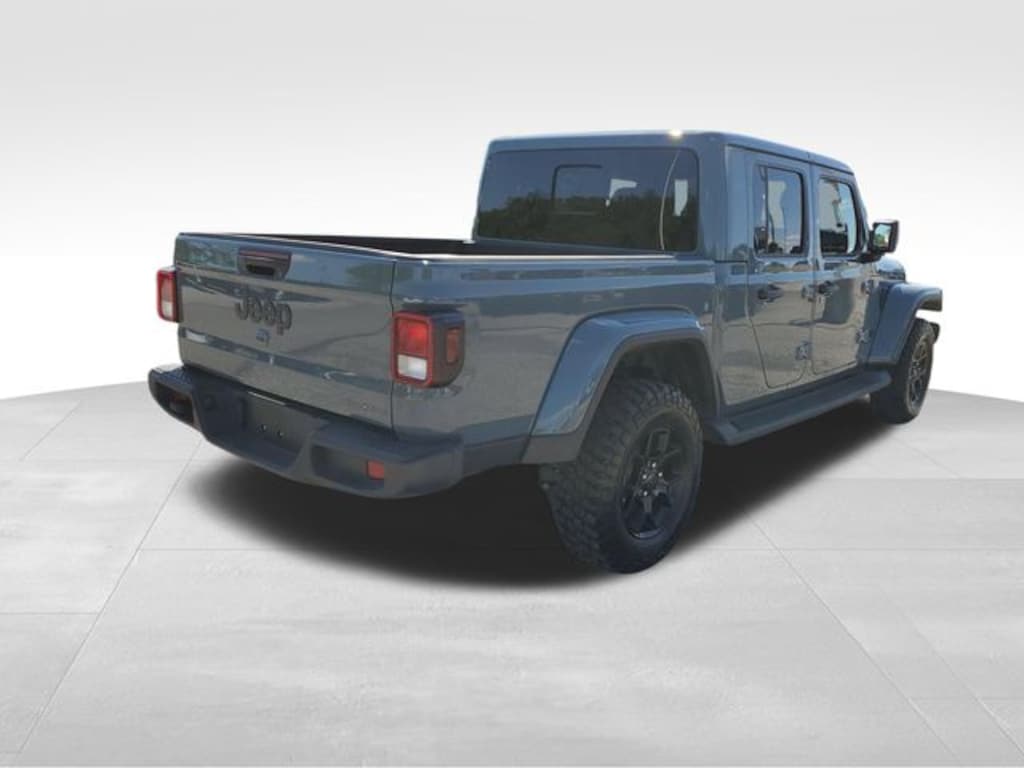 Used 2025 Jeep Gladiator Sport Truck Crew Cab