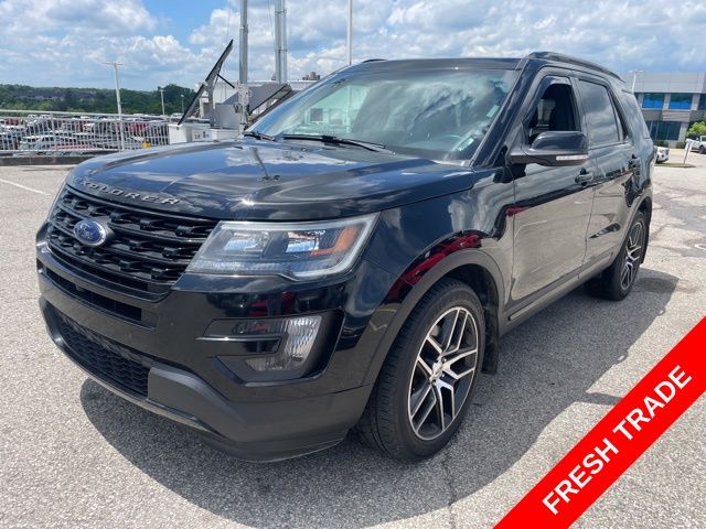 2016 Ford Explorer's photo