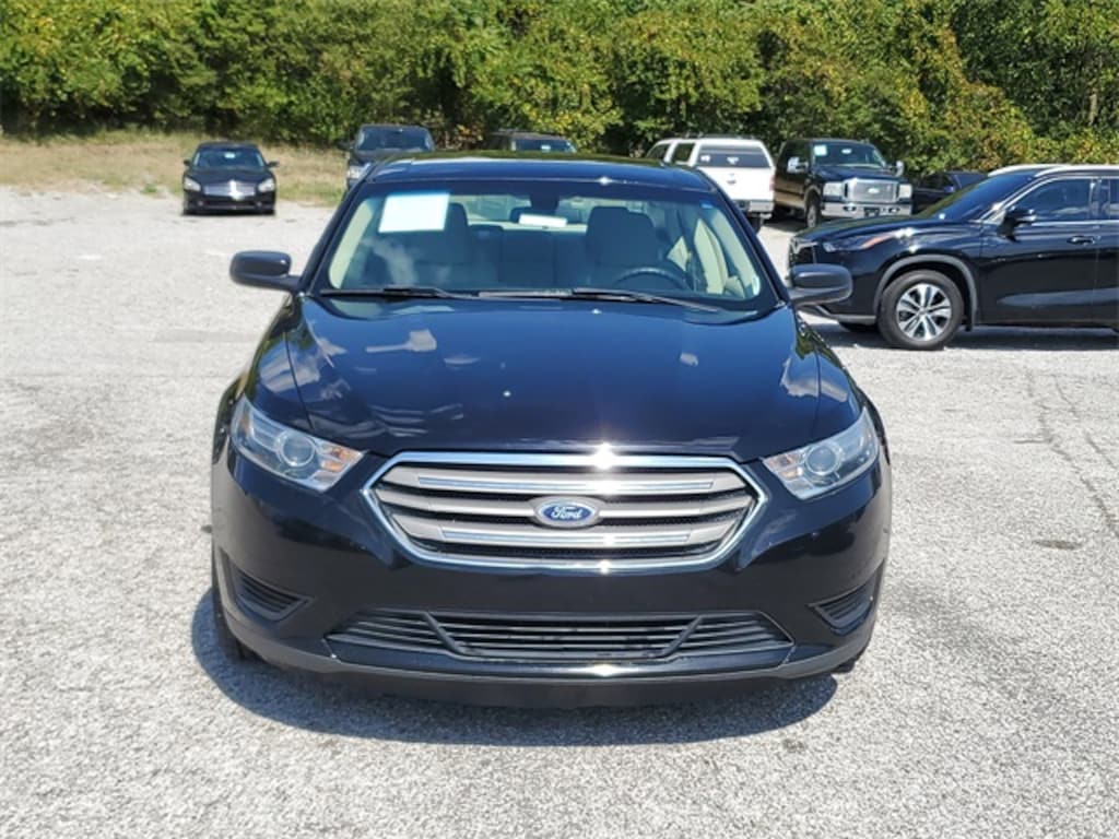 Used 2016 Ford Taurus SE Sedan
