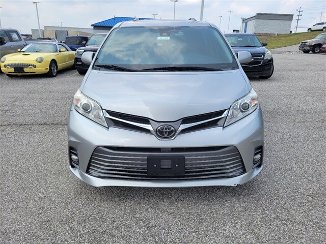 Used 2019 Toyota Sienna XLE with VIN 5TDYZ3DC1KS985911 for sale in Alexandria, KY