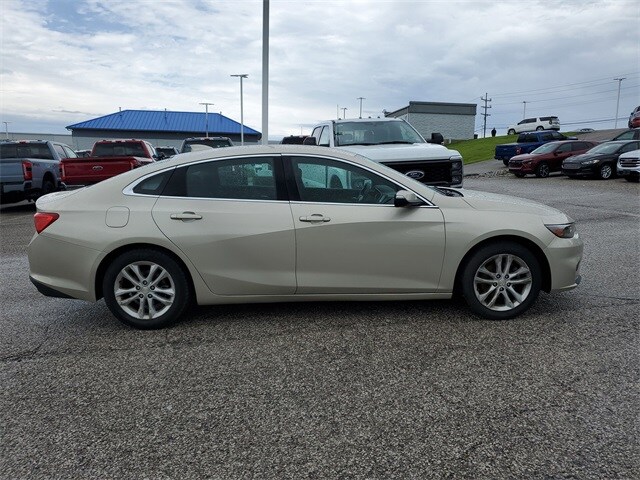 2016 Chevrolet Malibu 1LT photo 3