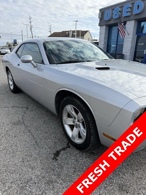 2010 Dodge Challenger SE photo 2