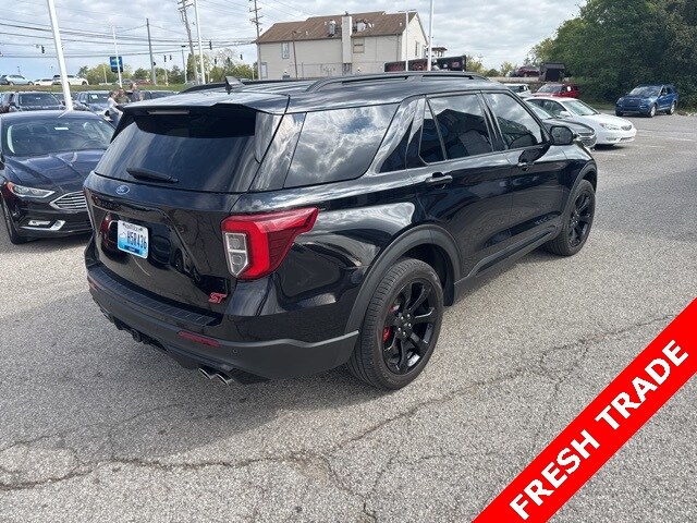 2023 Ford Explorer ST photo 4