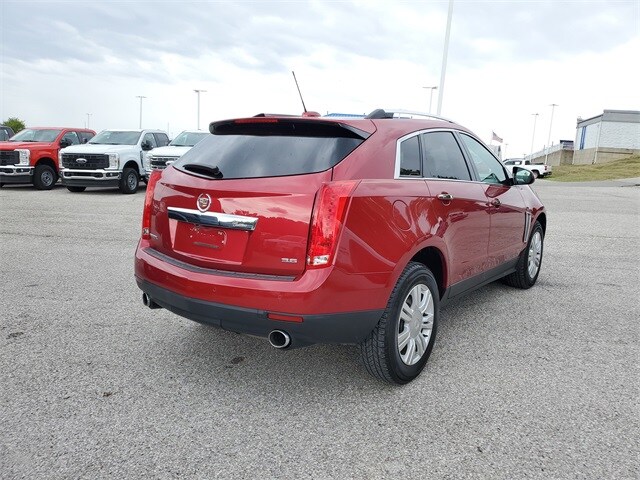 2016 Cadillac SRX Luxury photo 2