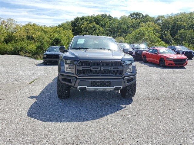 2017 Ford F-150 Raptor photo 2