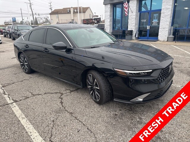 2023 Honda Accord Hybrid Touring photo 3