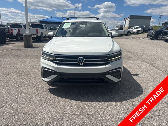 2022 Volkswagen Tiguan 2.0T SE's photo
