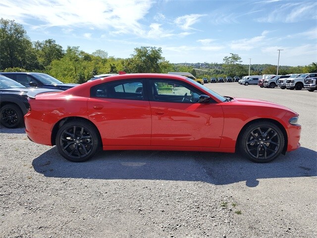 2022 Dodge Charger SXT photo 3