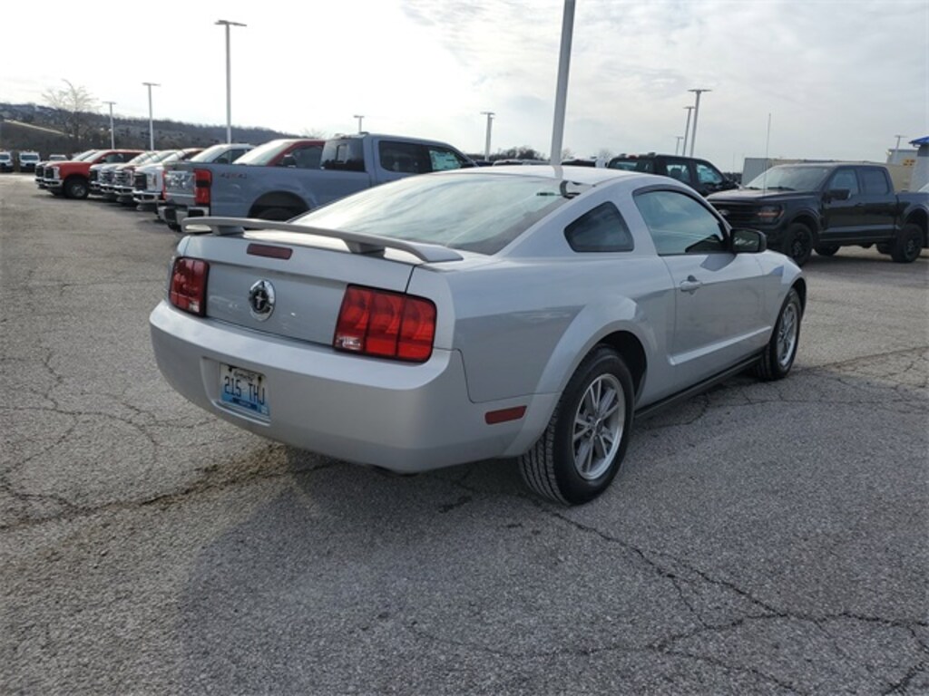 Used 2005 Ford Mustang Coupe