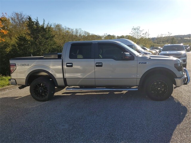 2010 Ford F-150 XLT photo 2