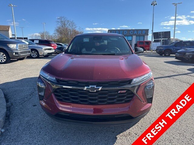 2024 Chevrolet Trax photo 2