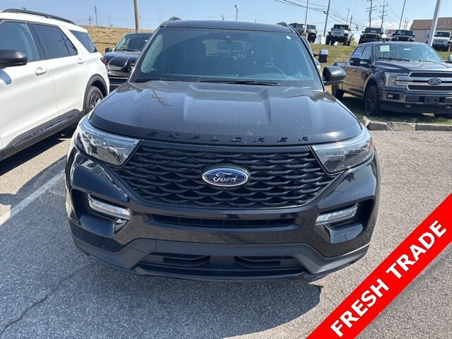 2022 Ford Explorer ST-Line photo 2