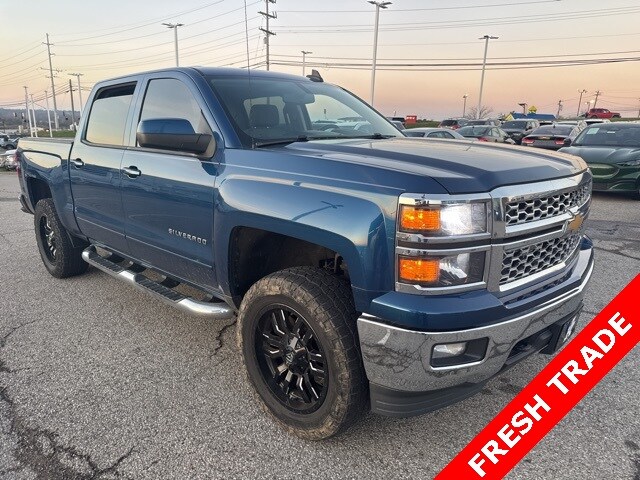 2015 Chevrolet Silverado 1500 LT photo 3