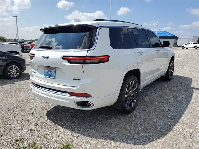 2021 Jeep Grand Cherokee Overland photo 4