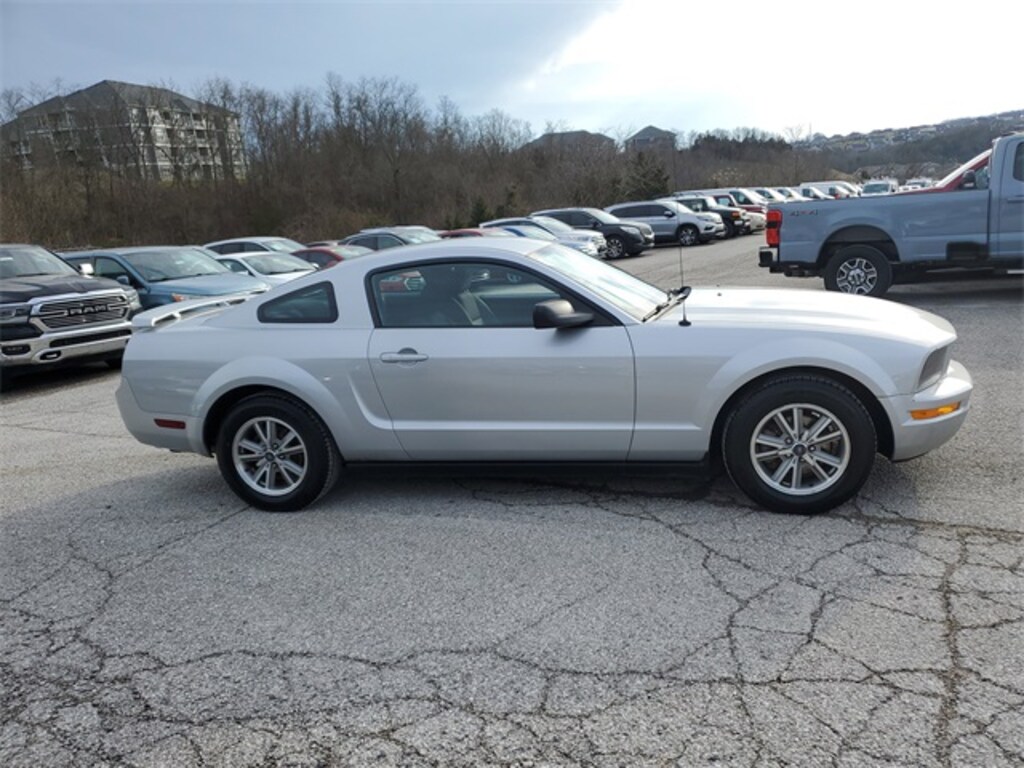 Used 2005 Ford Mustang Coupe