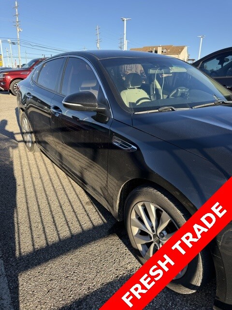 2018 Kia Optima LX photo 2