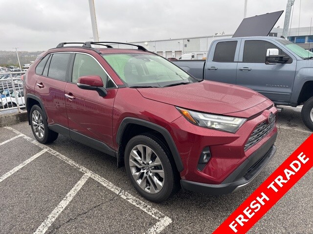 2023 Toyota RAV4 Limited photo 3