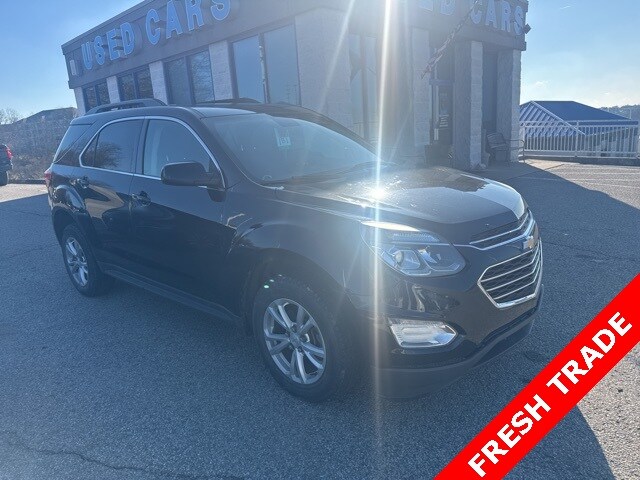 2017 Chevrolet Equinox LT photo 3