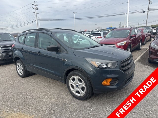 2019 Ford Escape S photo 2