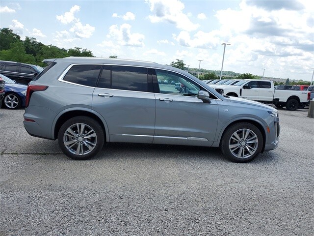 2024 Cadillac XT6 Premium Luxury photo 3