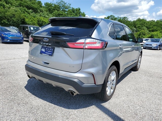 2022 Ford Edge Titanium photo 4