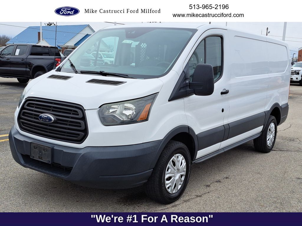 2016 Ford Transit Base's photo