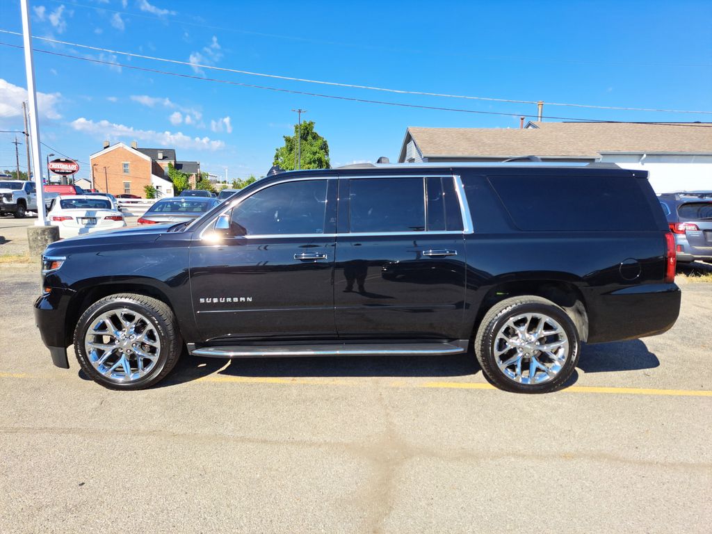 2020 Chevrolet Suburban Premier photo 2