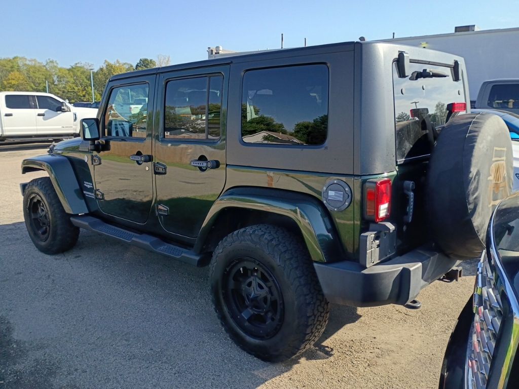 2010 Jeep Wrangler Unlimited Sahara photo 3