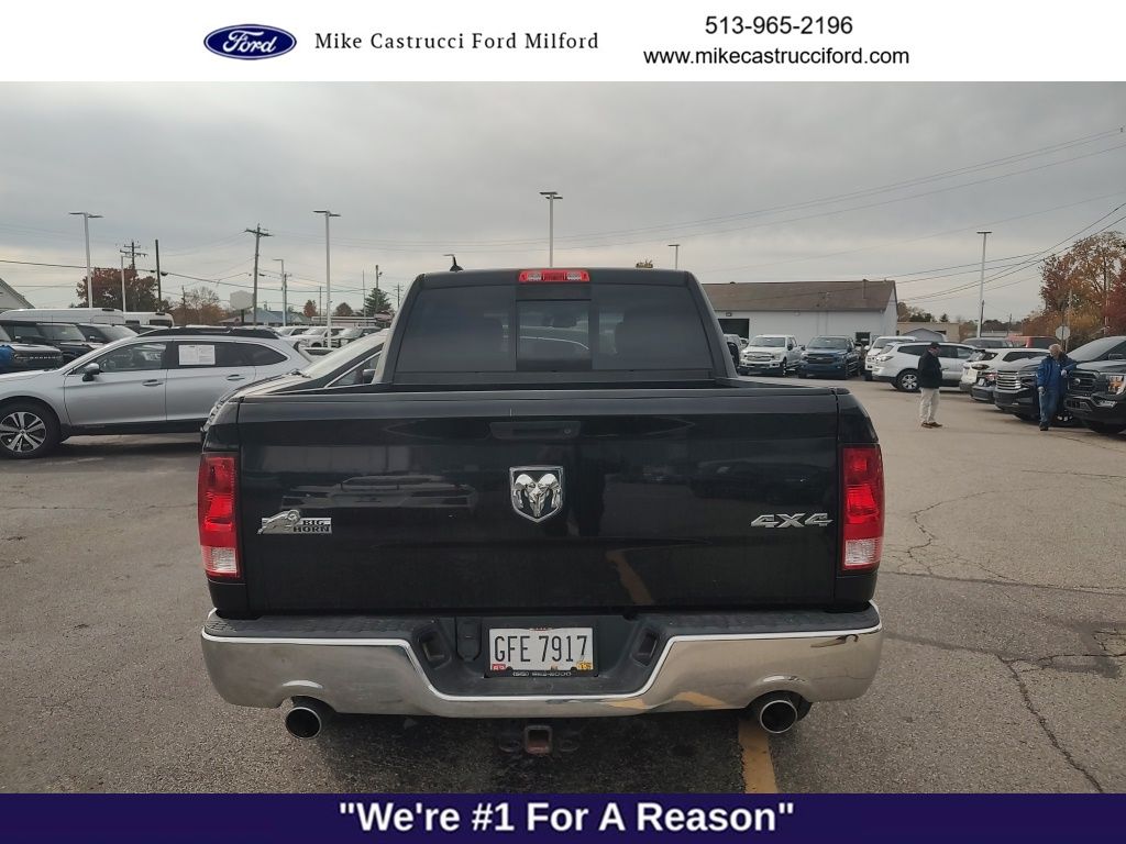 2015 Ram 1500 SLT photo 4