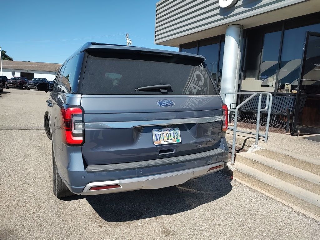 2022 Ford Expedition MAX Platinum photo 4