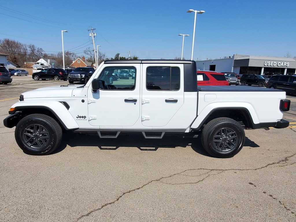 Certified 2024 Jeep Gladiator Sport S with VIN 1C6HJTAG9RL117303 for sale in Milford, OH
