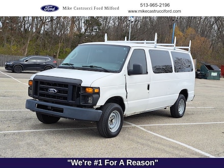 2011 Ford E-350 Super Duty Van Wagon
