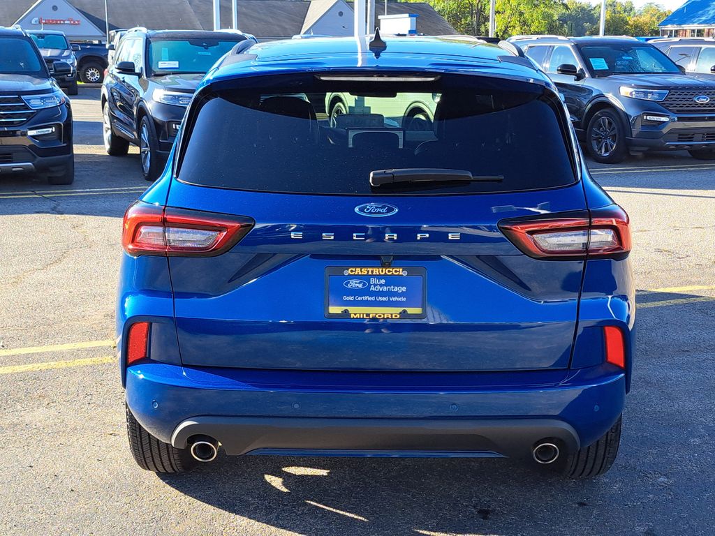 2023 Ford Escape ST-Line photo 4