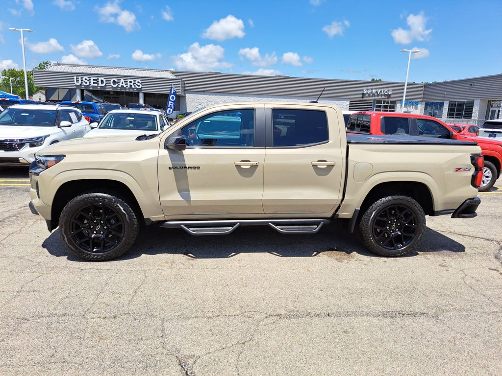2024 Chevrolet Colorado Z71 photo 2