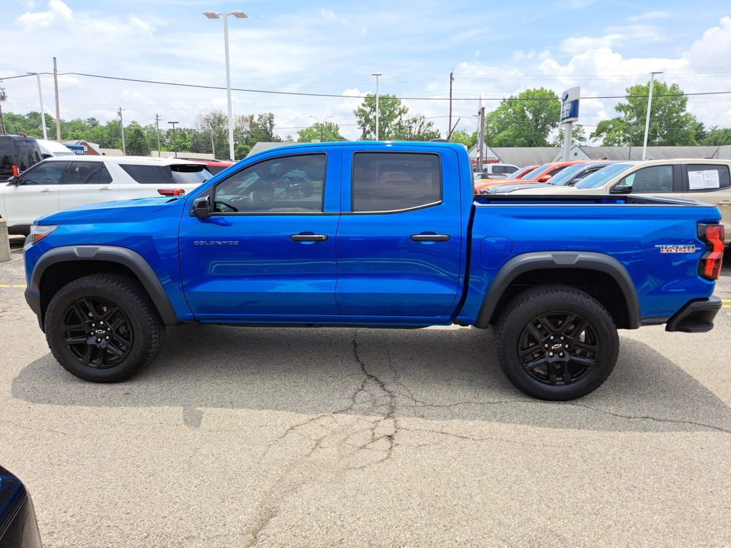 2024 Chevrolet Colorado Trail Boss photo 2