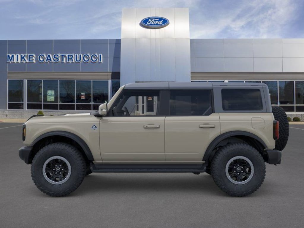 New 2025 Ford Bronco Outer Banks SUV