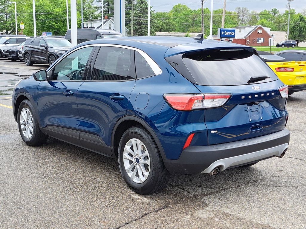 2020 Ford Escape SE photo 3