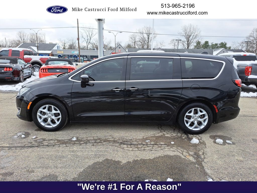 Used 2018 Chrysler Pacifica Touring Plus with VIN 2C4RC1FG5JR114284 for sale in Milford, OH