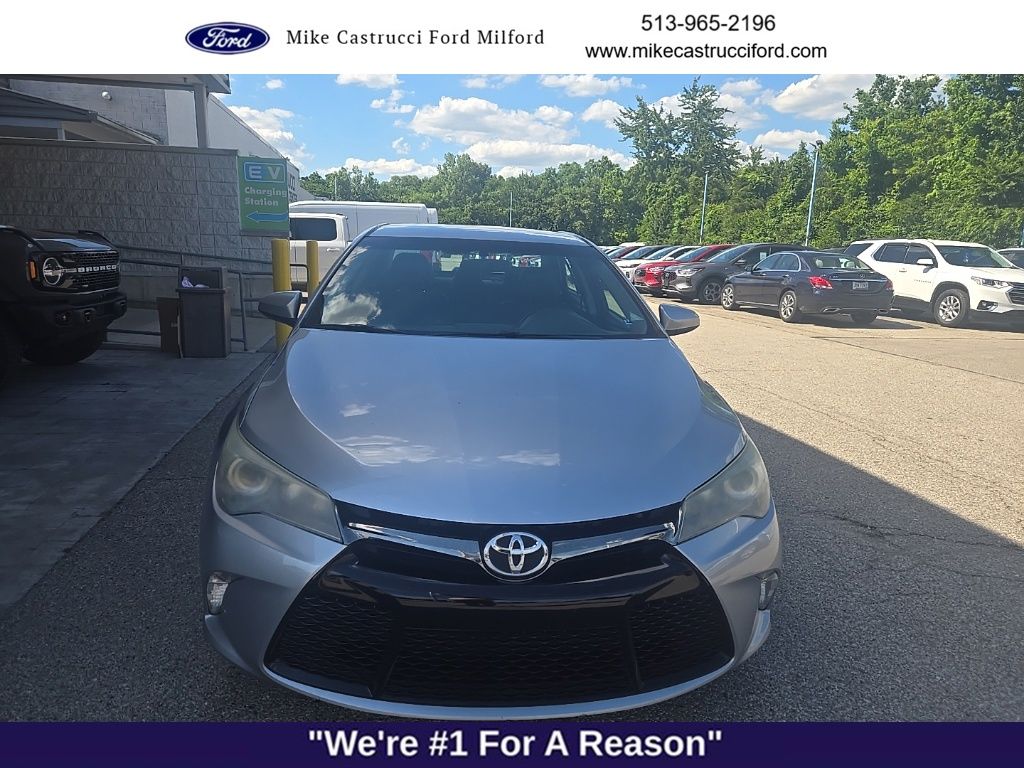 Used 2015 Toyota Camry SE with VIN 4T1BF1FK1FU476597 for sale in Milford, OH