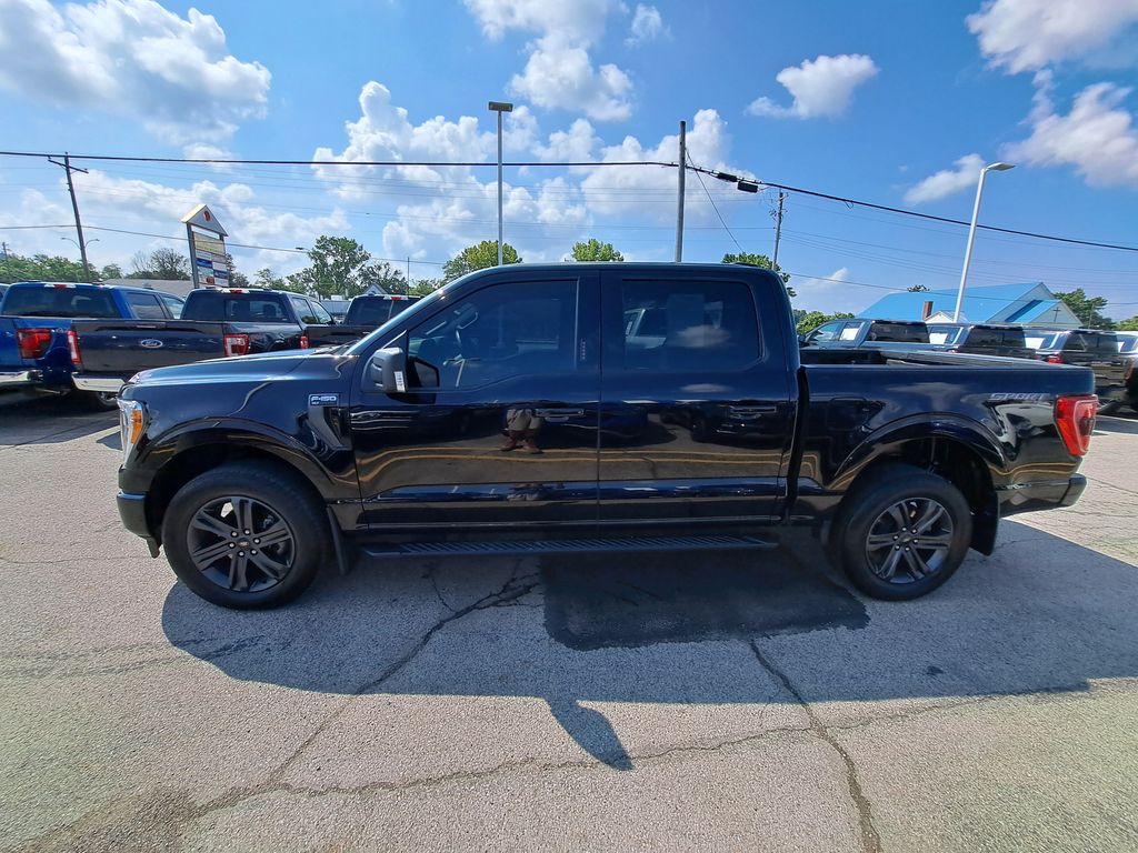 2023 Ford F-150 XLT photo 2