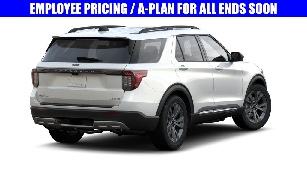 2025 Ford Explorer photo 3