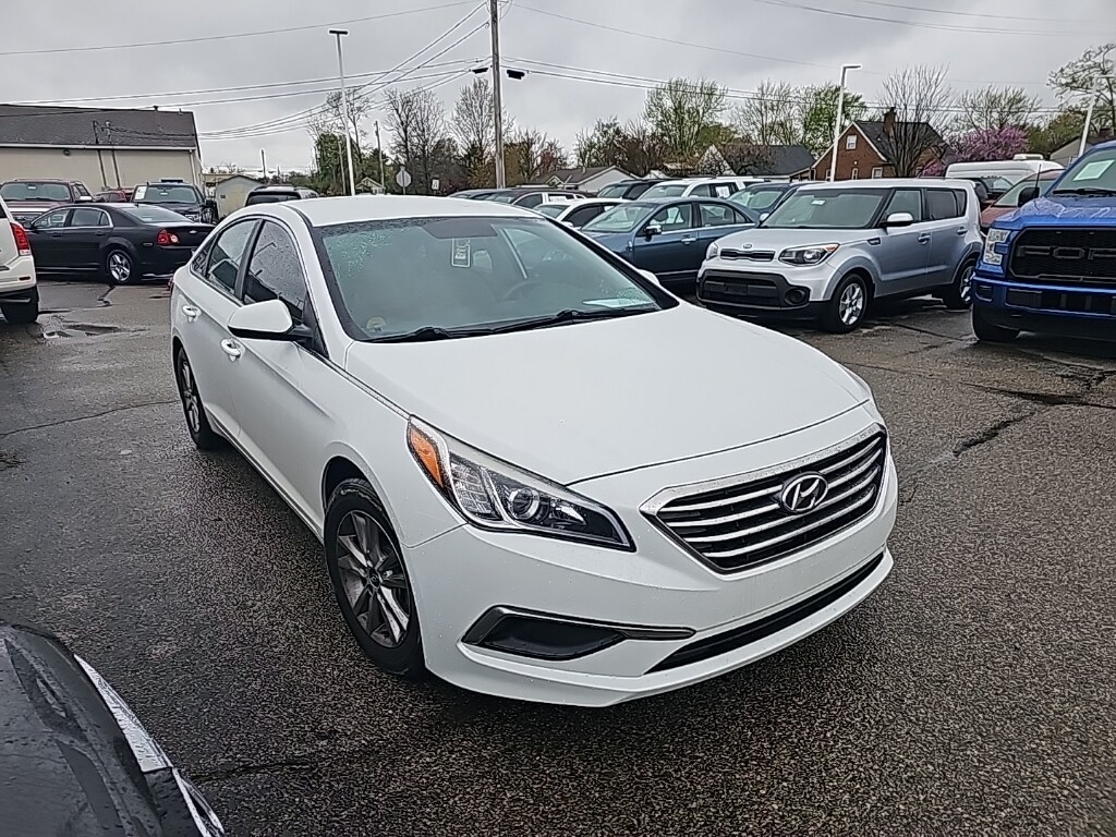 Used 2016 Hyundai Sonata SE with VIN 5NPE24AF7GH264016 for sale in Milford, OH