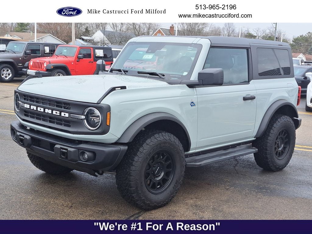 2023 Ford Bronco 2-Door Black Diamond's photo