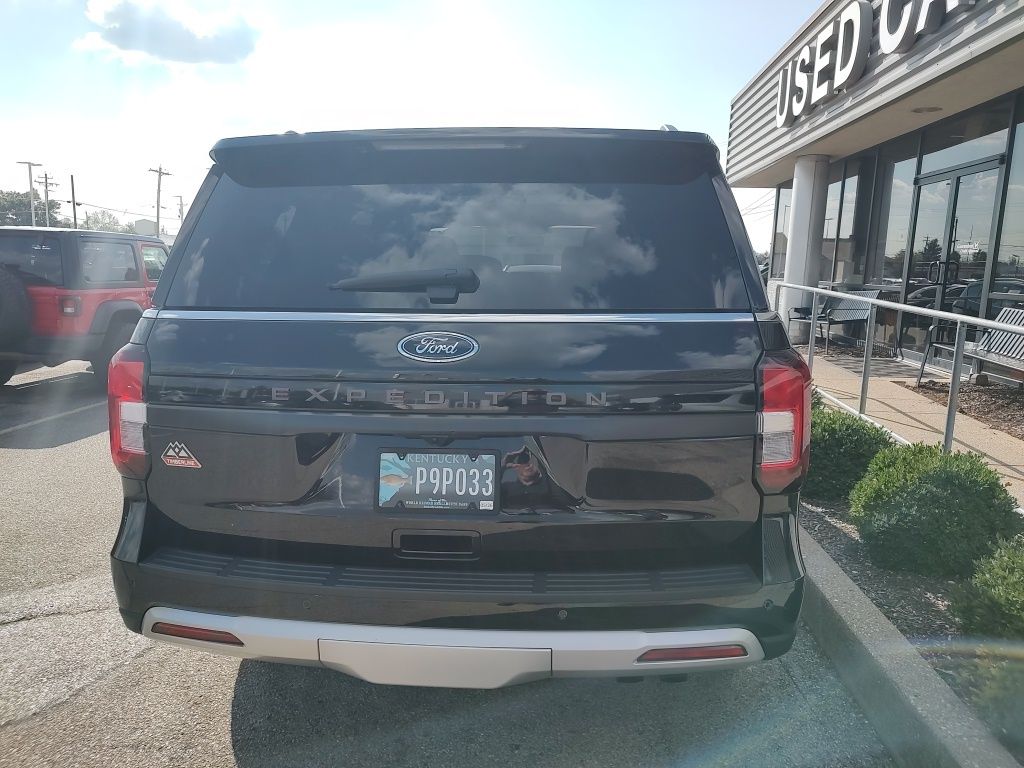 2024 Ford Expedition Timberline photo 3