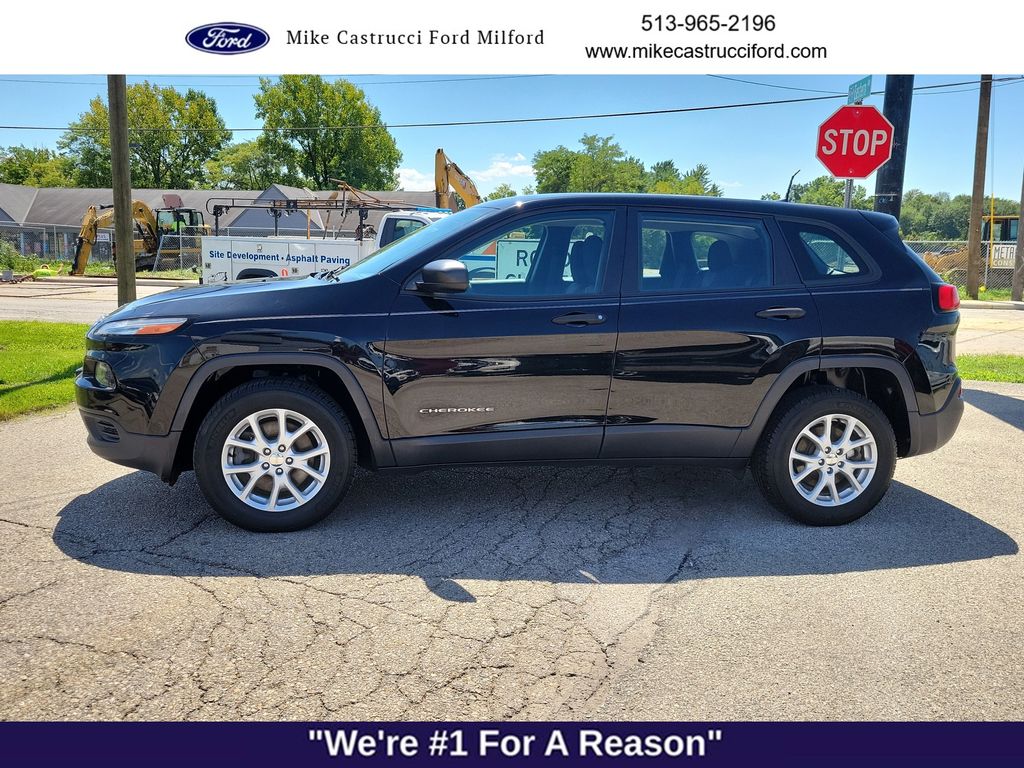 Used 2017 Jeep Cherokee Sport with VIN 1C4PJMAB5HW647909 for sale in Milford, OH