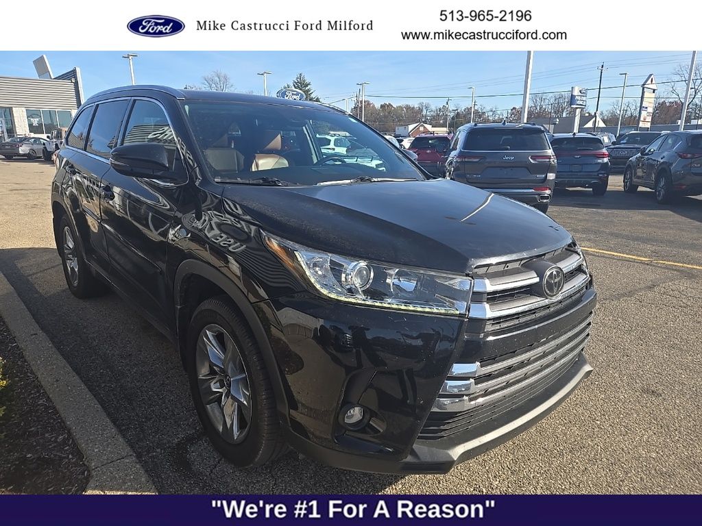 2019 Toyota Highlander Limited Platinum photo 2